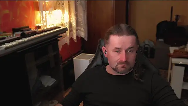 Mosiadz1975 online show from March 8, 11:07 pm