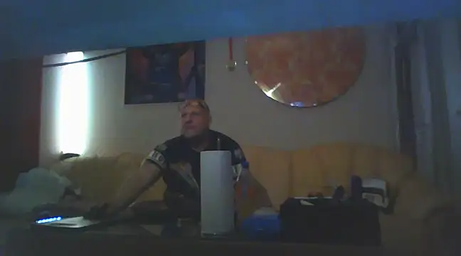 Snapshot of Hotwerner666 chatting on December 7, 7:38 am Hotwerner666 online show from December 7, 7:38 am