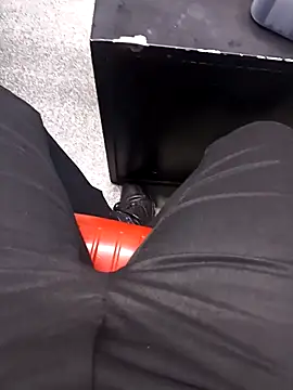 Snapshot of witchhunter1 chatting on October 6, 12:37 am witchhunter1 online show from October 6, 12:37 am