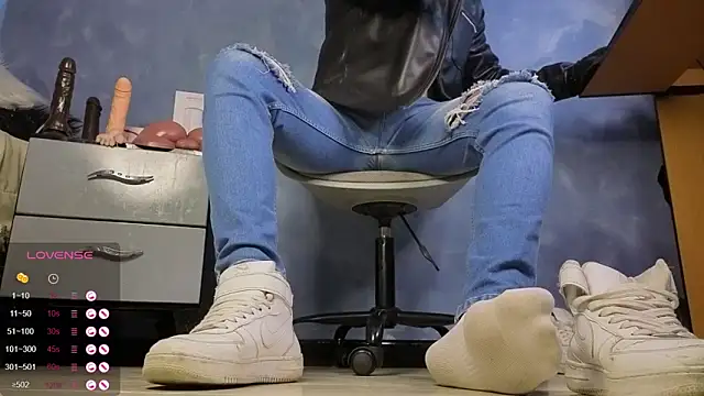 TomLover 12 online show from February 6, 1:30 pm