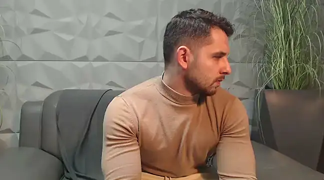 Antoniodiamond online show from December 6, 9:02 pm