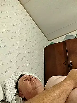 lawndad79 online show from December 8, 7:22 pm