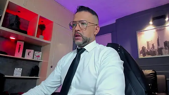 MrFrank tattoo online show from February 21, 11:55 am