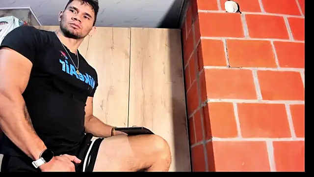 GendersonFit online show from June 6, 2:45 pm