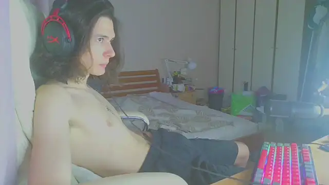 Snapshot of CandyChell chatting on January 8, 12:05 pm CandyChell online show from January 8, 12:05 pm