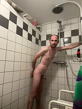 Hotboy32jr online show from December 9, 6:41 pm