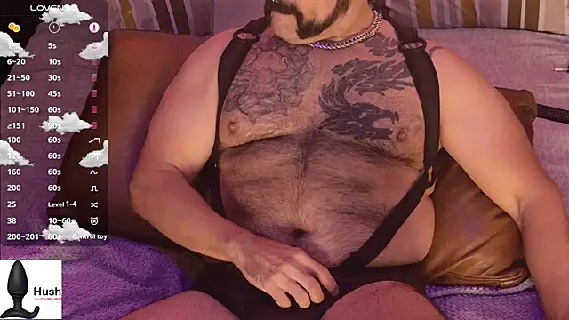 Snapshot of MuscleOso chatting on October 14, 6:53 am MuscleOso online show from October 14, 6:53 am