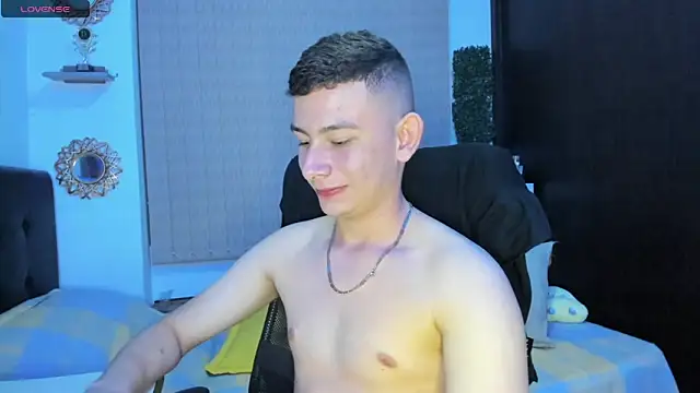 Snapshot of Christ_Miller3 chatting on March 1, 4:37 am Christ Miller3 online show from March 1, 4:37 am