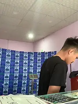 Hullax online show from March 21, 2:59 am