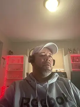 Snapshot of Cristian-Brayan chatting on February 11, 1:20 pm Cristian-Brayan online show from February 11, 1:20 pm