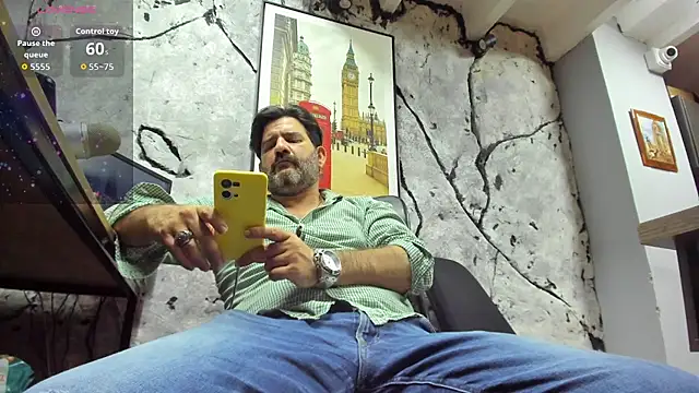 Maxi TheBigDaddy online show from December 19, 11:56 pm