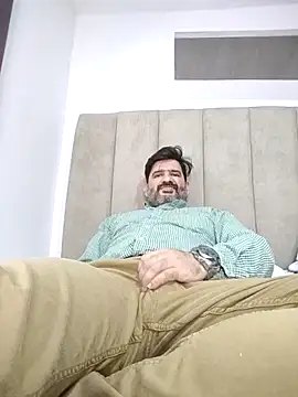 Maxi TheBigDaddy online show from February 26, 11:28 pm