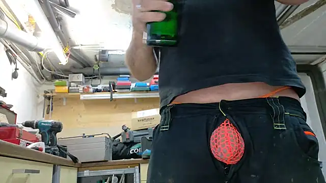 Nikeyone2 online show from November 6, 2:31 pm