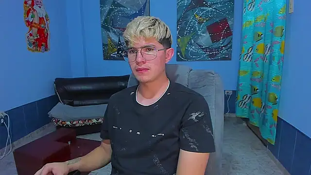 patrik 027 online show from November 30, 7:10 am