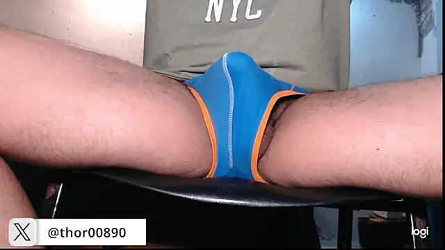 thor000089 online show from December 14, 11:01 pm