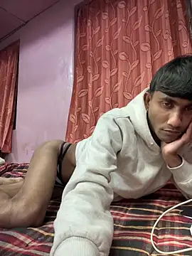 Snapshot of Sexyslimguyy chatting on January 2, 2:13 pm Sexyslimguyy online show from January 2, 2:13 pm