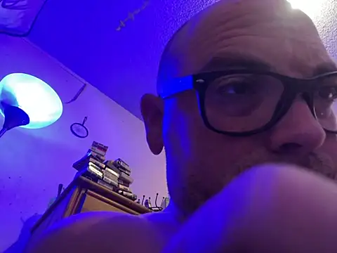 Kindbud420a online show from January 5, 11:48 am