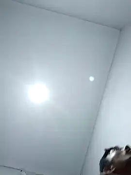 Snapshot of Dwirosebig chatting on March 12, 11:42 am Dwirosebig online show from March 12, 11:42 am