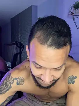 ARON TAYLER01 online show from November 6, 10:29 am