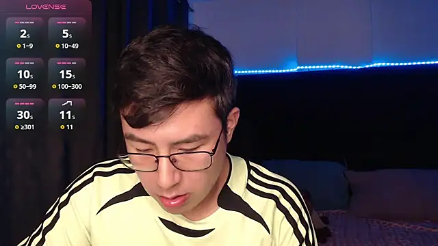 andrewmhilton  online show from April 19, 6:13 am