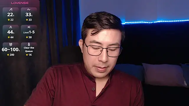 andrewmhilton  online show from April 15, 4:56 am