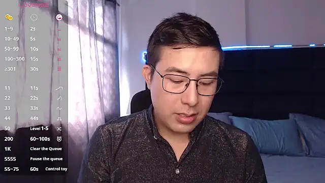 andrewmhilton  online show from November 10, 6:24 pm