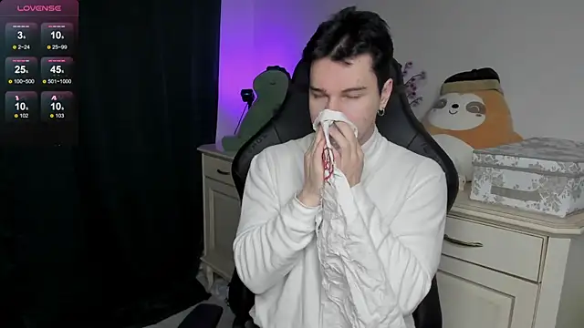 Vincent Strong online show from December 14, 1:34 am