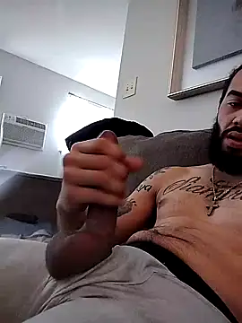 Snapshot of biglongking856 chatting on February 4, 7:00 pm biglongking856 online show from February 4, 7:00 pm
