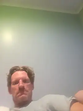 Travislovescum online show from June 8, 1:56 pm