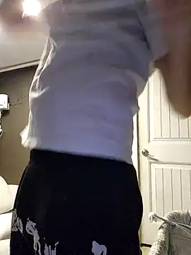 xxTheQuietGuyxx online show from October 4, 2:38 am
