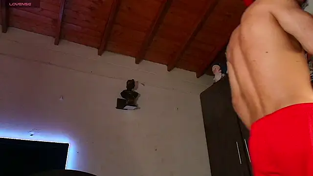 kuzzcoo online show from August 3, 12:44 pm