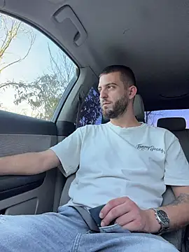 ElChapoGuzman95 online show from October 31, 6:50 am