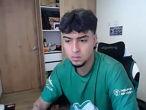 Snapshot of matias_bianco chatting on October 30, 7:48 pm matias bianco online show from October 30, 7:48 pm