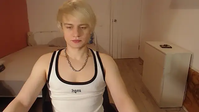 Oliver sweet  online show from February 17, 1:26 am