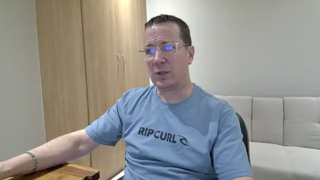 BrettJ81 online show from October 27, 5:26 pm