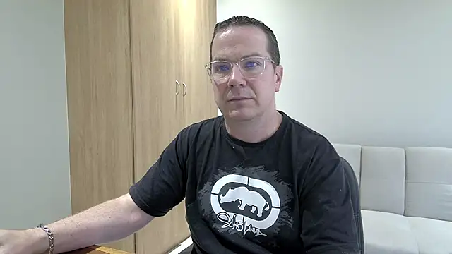 BrettJ81 online show from January 12, 2:10 pm