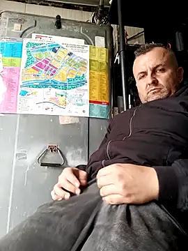 andres1925 online show from March 1, 11:54 am